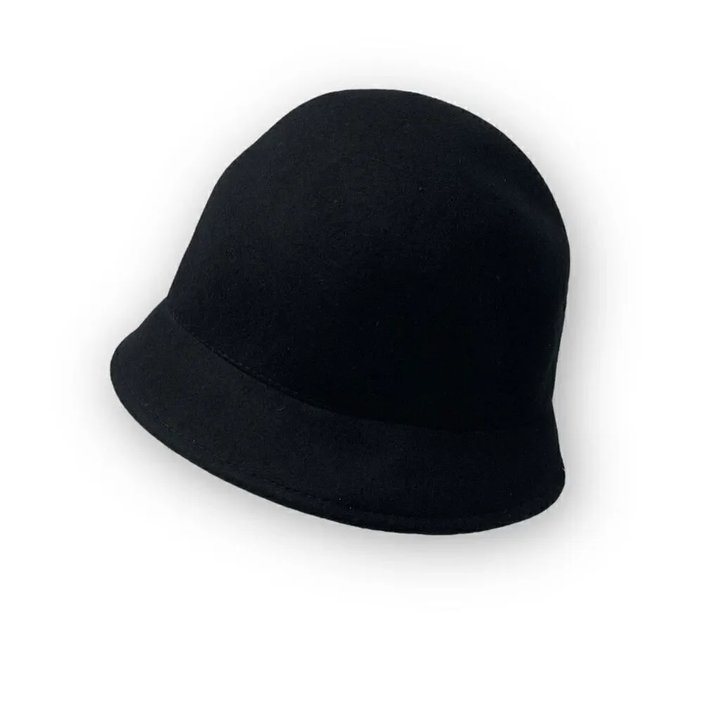 Riviera black cloche